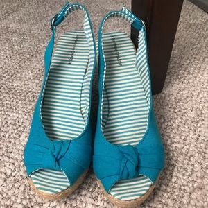 Wedge Sandals. 👡 💙